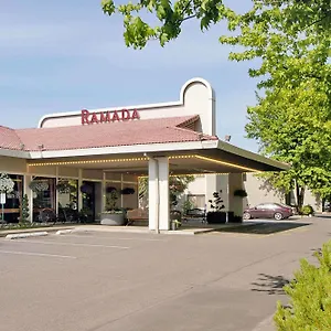 Hotel Ramada By Wyndham Airport